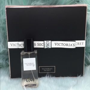 VS Love fragrance mist